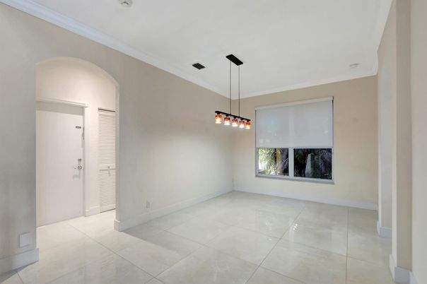 Empty room, Interior, Pendant Lights