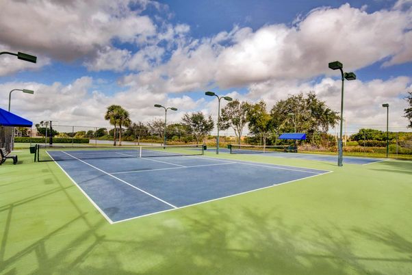 Exterior, Tennis Courts
