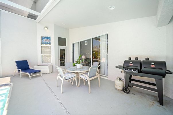 Dining room, Exterior