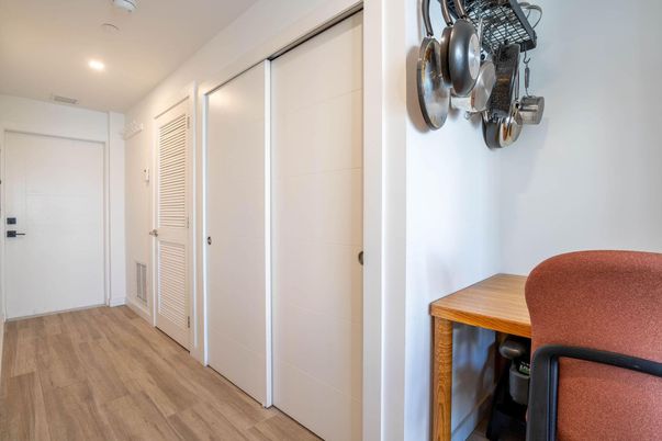 Interior, Recessed Lighting, Wood Texture Flooring
