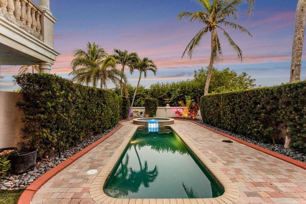 Exterior, Pool, Water