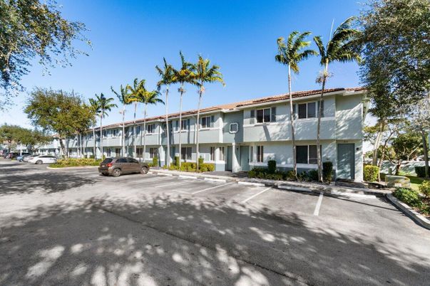 Exterior, Facade, Condo Building