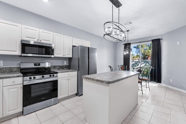 Dining room, Interior, Kitchen, Pendant Lights, Recessed Lighting, Stainless Steel Appliances