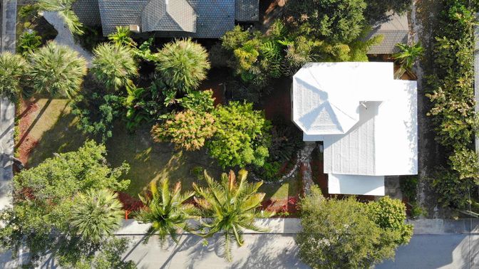 Exterior, Drone