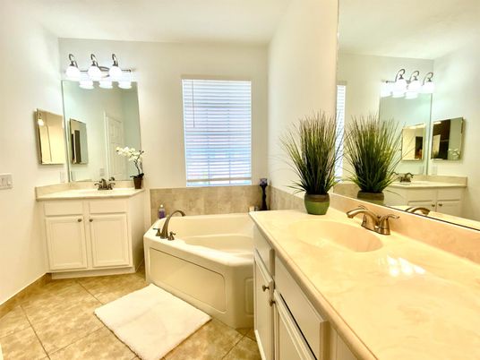 Bathroom, Dual Sink Vanities, Interior