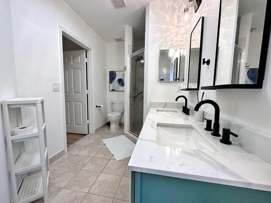 Bathroom, Dual Sink Vanities, Interior