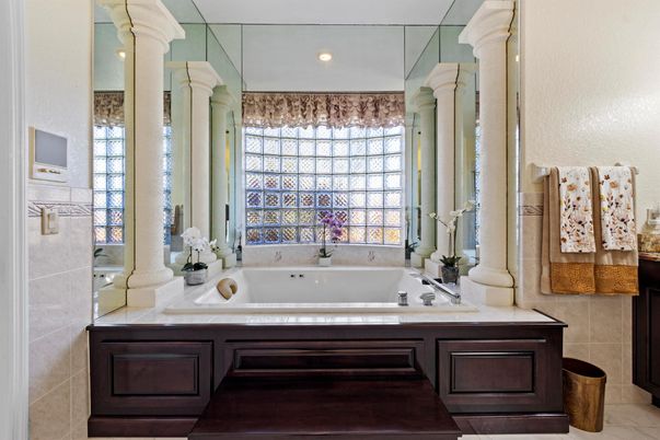 Bathroom, Interior, Recessed Lighting