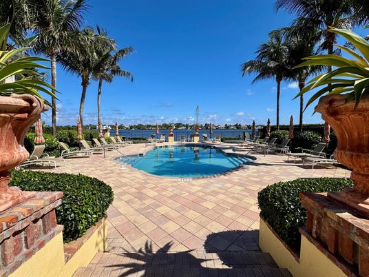 Exterior, Pool, Water