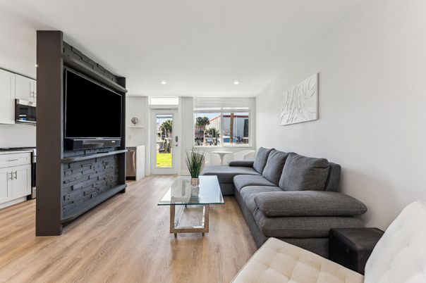 Interior, Living room, Recessed Lighting, Wood Texture Flooring