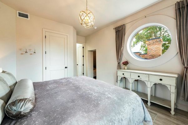 Bedroom, Interior, Pendant Lights, Wood Texture Flooring