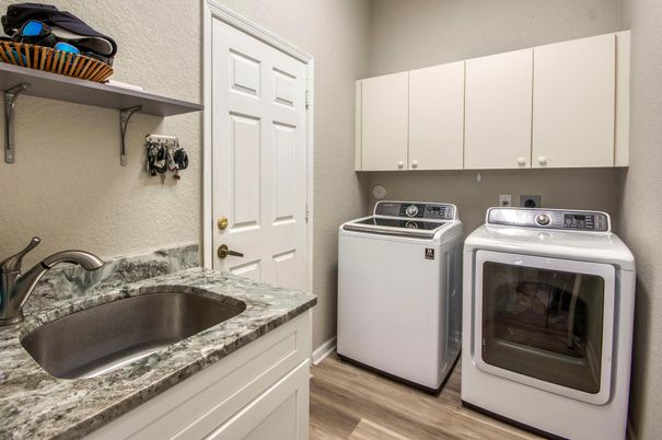 Interior, Washer, Wood Texture Flooring