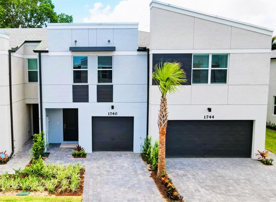 Attached, Exterior, Facade, Modern