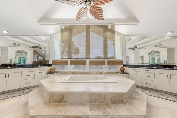 Bathroom, Interior, Recessed Lighting