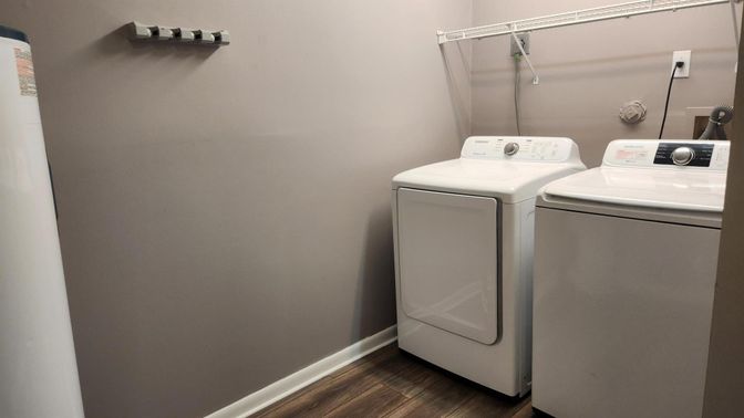 Interior, Washer, Wood Texture Flooring