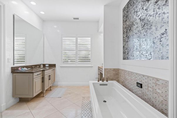 Bathroom, Dual Sink Vanities, Interior, Recessed Lighting
