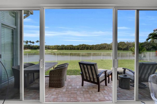 Exterior, Interior, Sun Room, Water