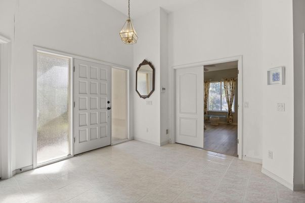 Empty room, Interior, Pendant Lights