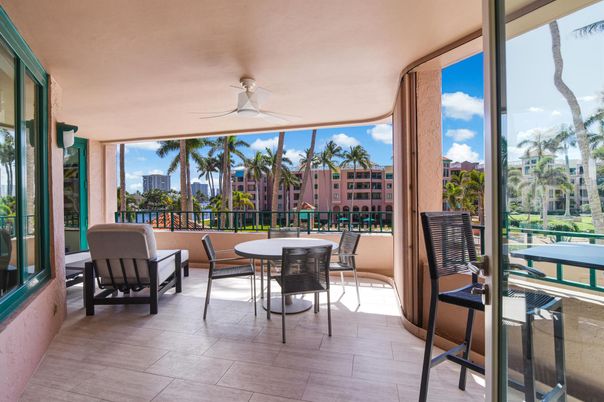 Exterior, Interior, Sun Room