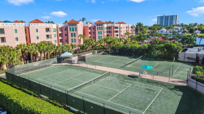 Exterior, Tennis Courts