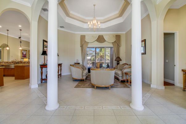 Interior, Living room, Pendant Lights, Recessed Lighting