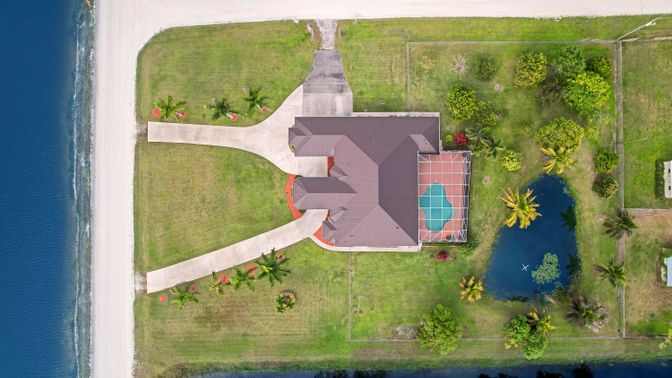 Exterior, Drone