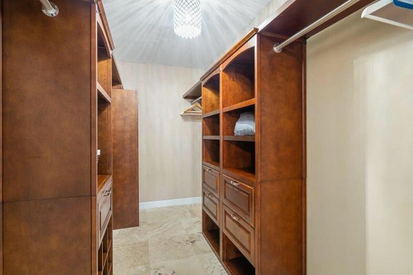 Interior, Walk-in Closets