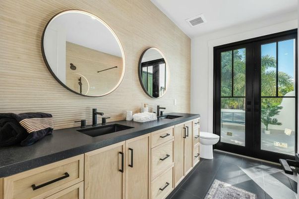 Bathroom, Dual Sink Vanities, Interior