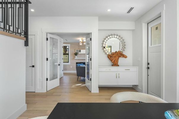 Interior, Recessed Lighting, Wood Texture Flooring