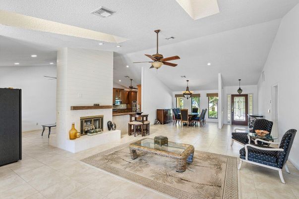 Dining room, Fireplace, Interior, Pendant Lights, Recessed Lighting