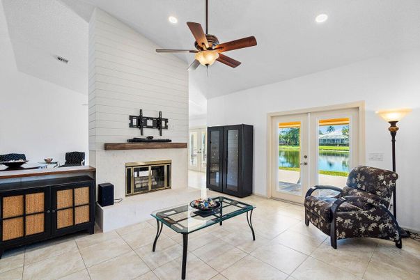 Fireplace, Interior, Recessed Lighting, Water