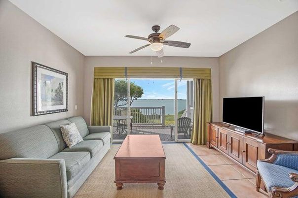 Interior, Living room, Water