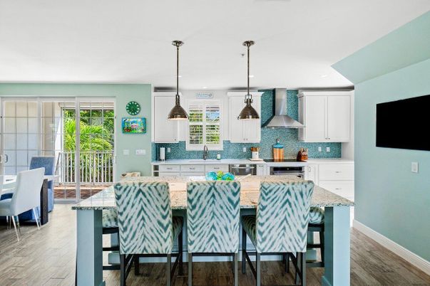 Dining room, Interior, Kitchen, Pendant Lights, Recessed Lighting, Wood Texture Flooring