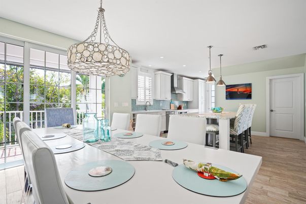 Dining room, Interior, Kitchen, Pendant Lights, Recessed Lighting, Wood Texture Flooring