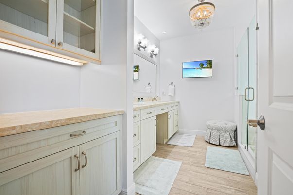 Bathroom, Chandelier, Interior, Recessed Lighting, Wood Texture Flooring