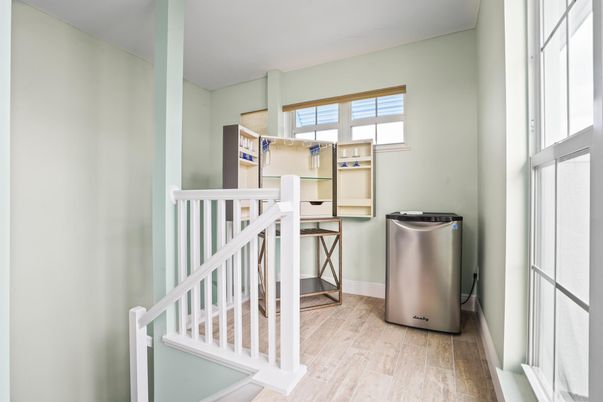 Interior, Washer, Wood Texture Flooring