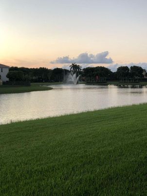 Exterior, Lake