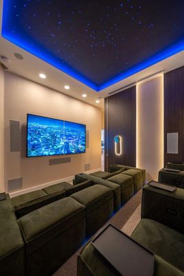 Interior, Projection Screen, Recessed Lighting, Theatre Room