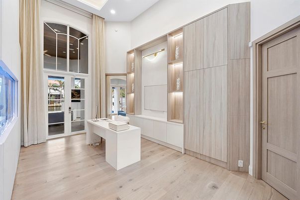 Interior, Recessed Lighting, Wood Texture Flooring