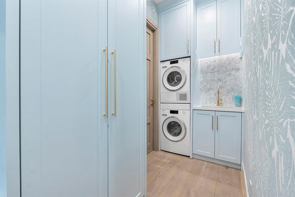 Interior, Utility Closets, Washer, Wood Texture Flooring