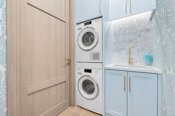 Interior, Utility Closets, Washer, Wood Texture Flooring