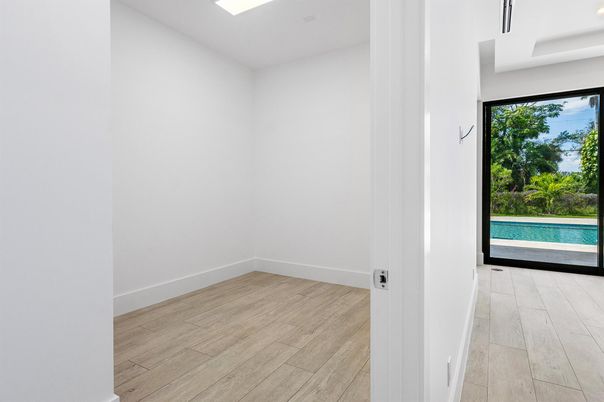 Empty room, Interior, Recessed Lighting, Wood Texture Flooring