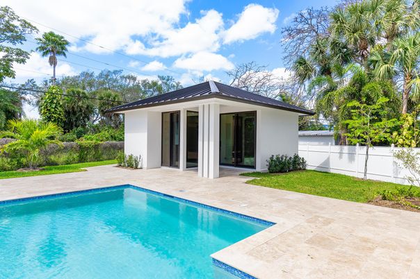 Exterior, Pool