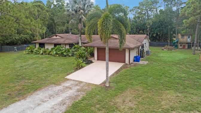 Backyard, Detached Garage, Exterior