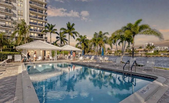 Exterior, Pool