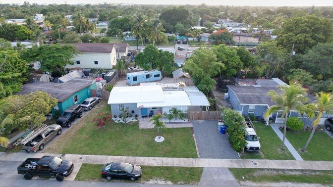 Exterior, Drone