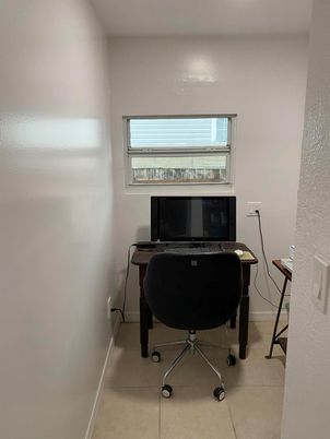 Home Office, Interior