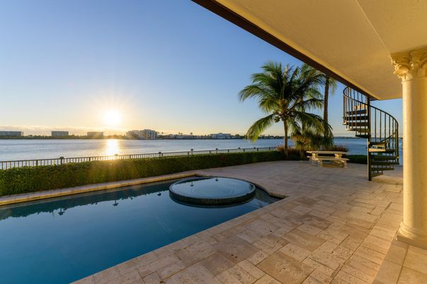 Exterior, Lake, Pool, Water