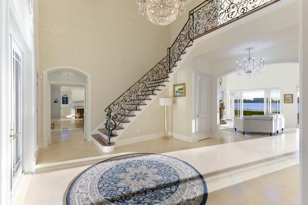 Chandelier, Interior