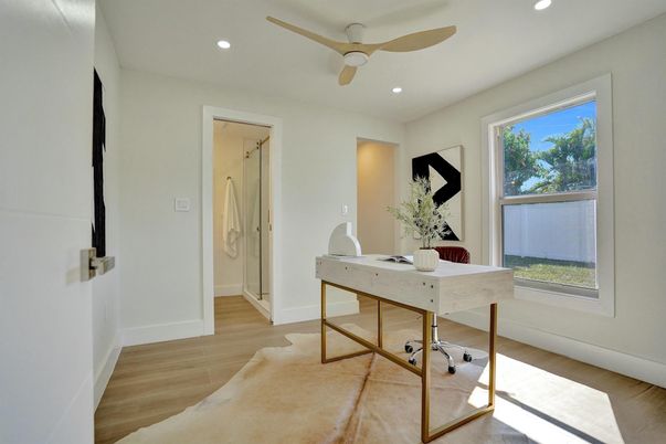 Home Office, Interior, Recessed Lighting, Wood Texture Flooring