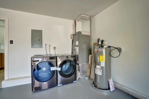 Interior, Washer